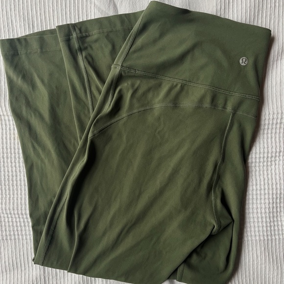 Lululemon Groove Super-High-Rise Crop 23" - Picture 1 of 2